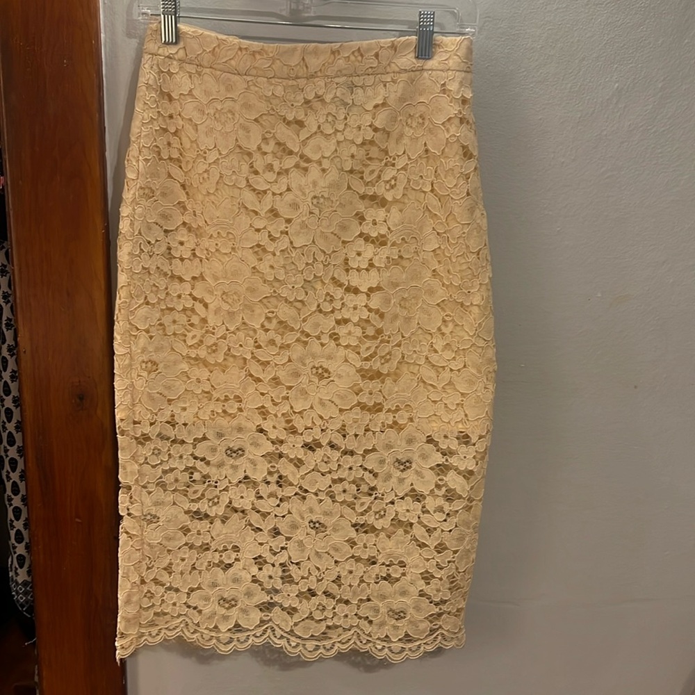 Topshop Size 6 lace skirt with half slip lining new with tags